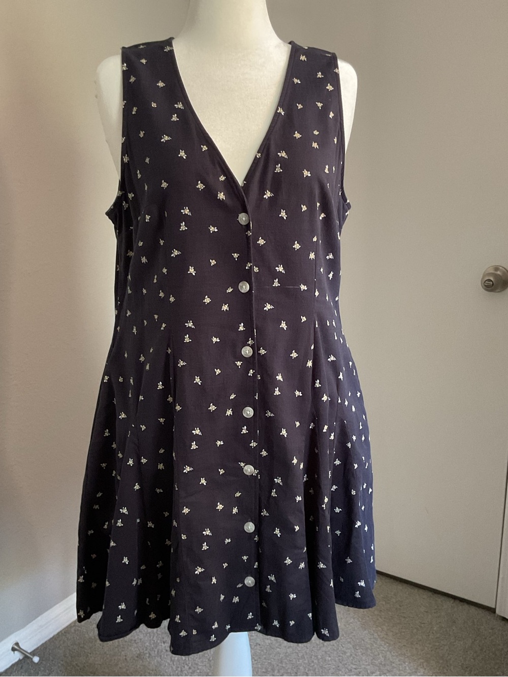Universal Thread Navy Sleeveless Floral Button-Front Dress